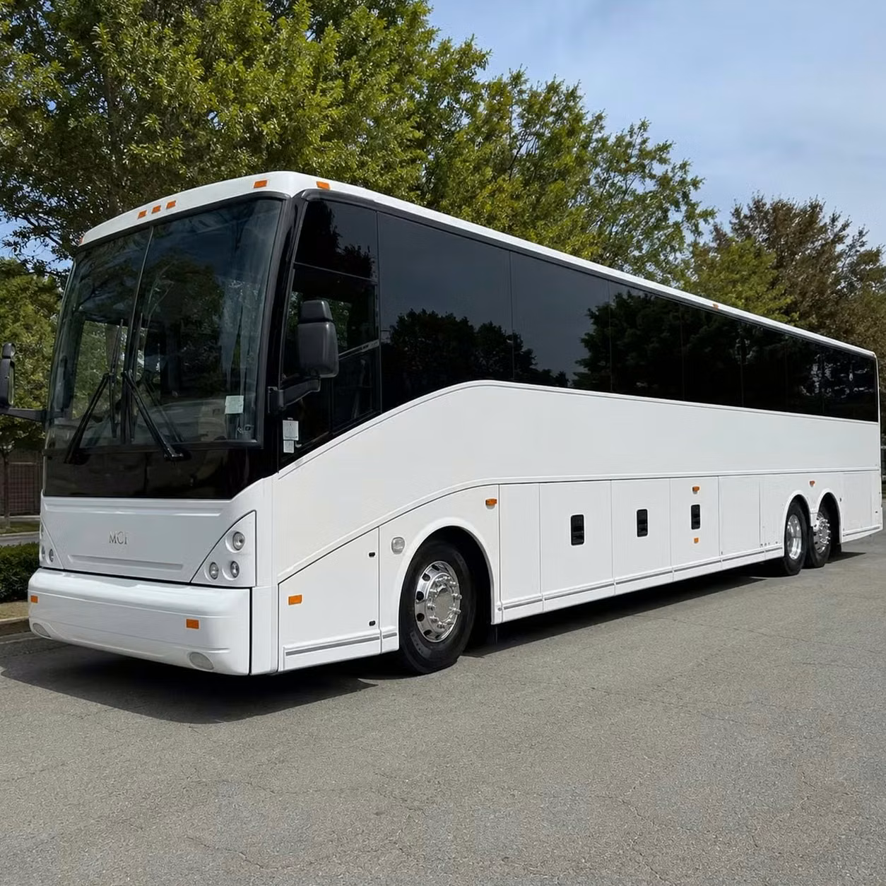 torrington 15 passenger minibuses to 56 passenger charter buses for torrington teams