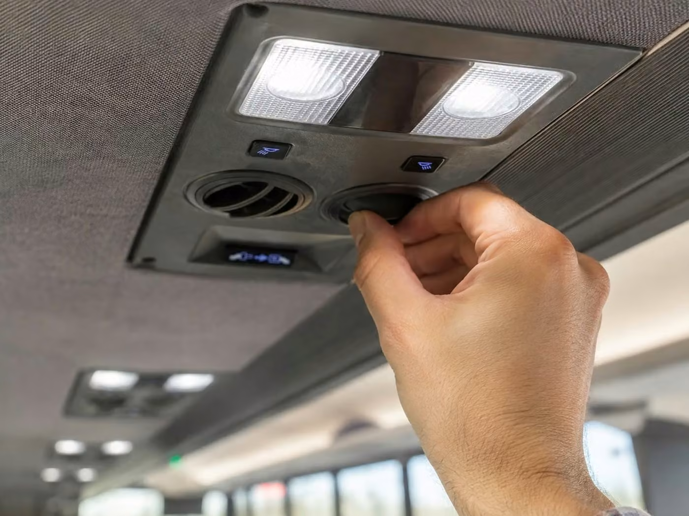 torrington 18 passenger minibus climate control