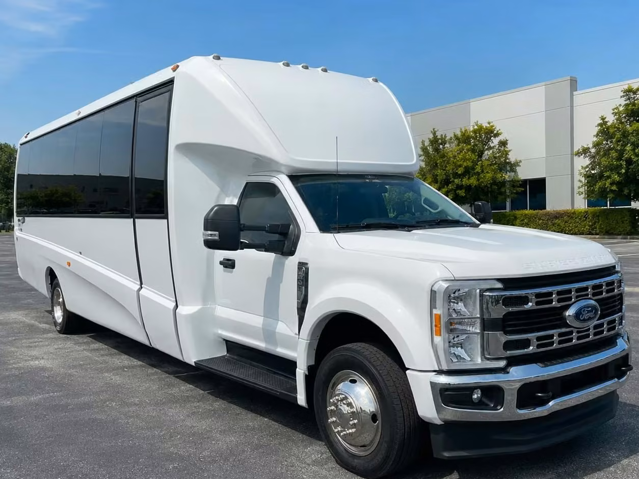 torrington 25 passenger minibus rental