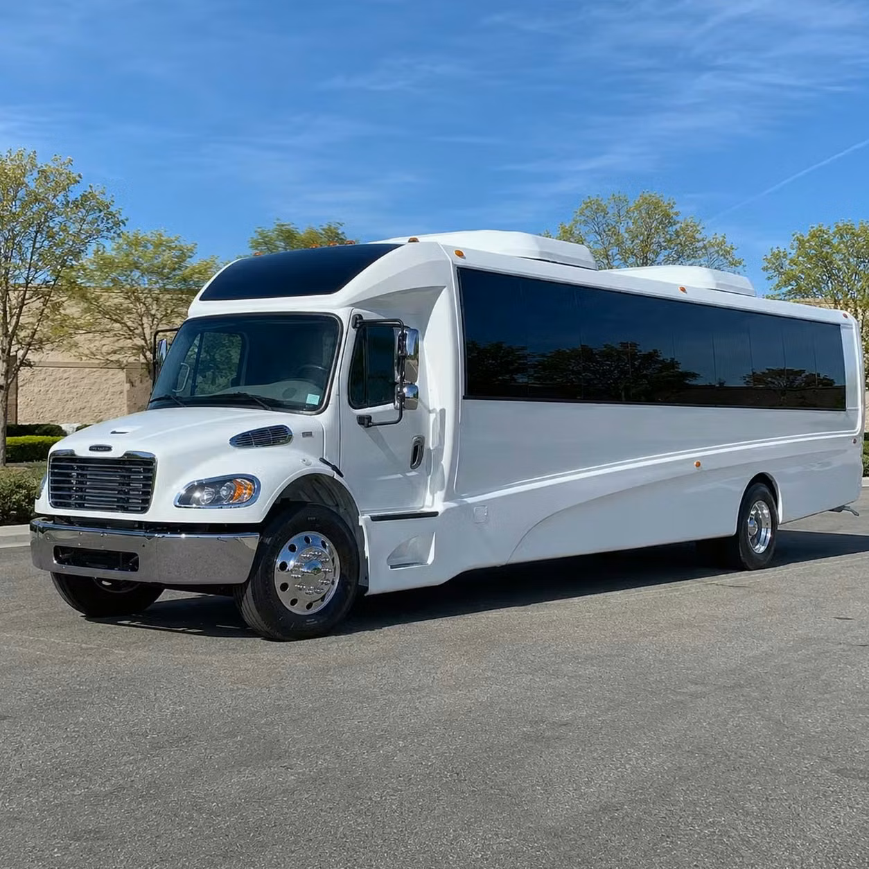 torrington 28 passenger minibus rental