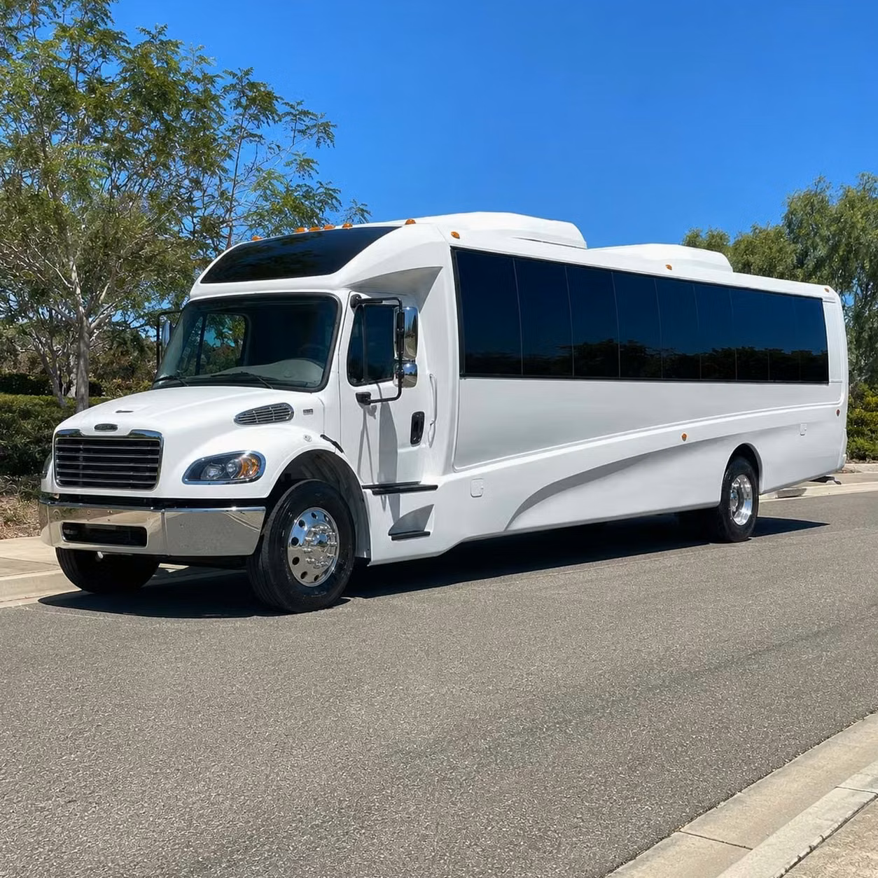 torrington 35 passenger minibus rental