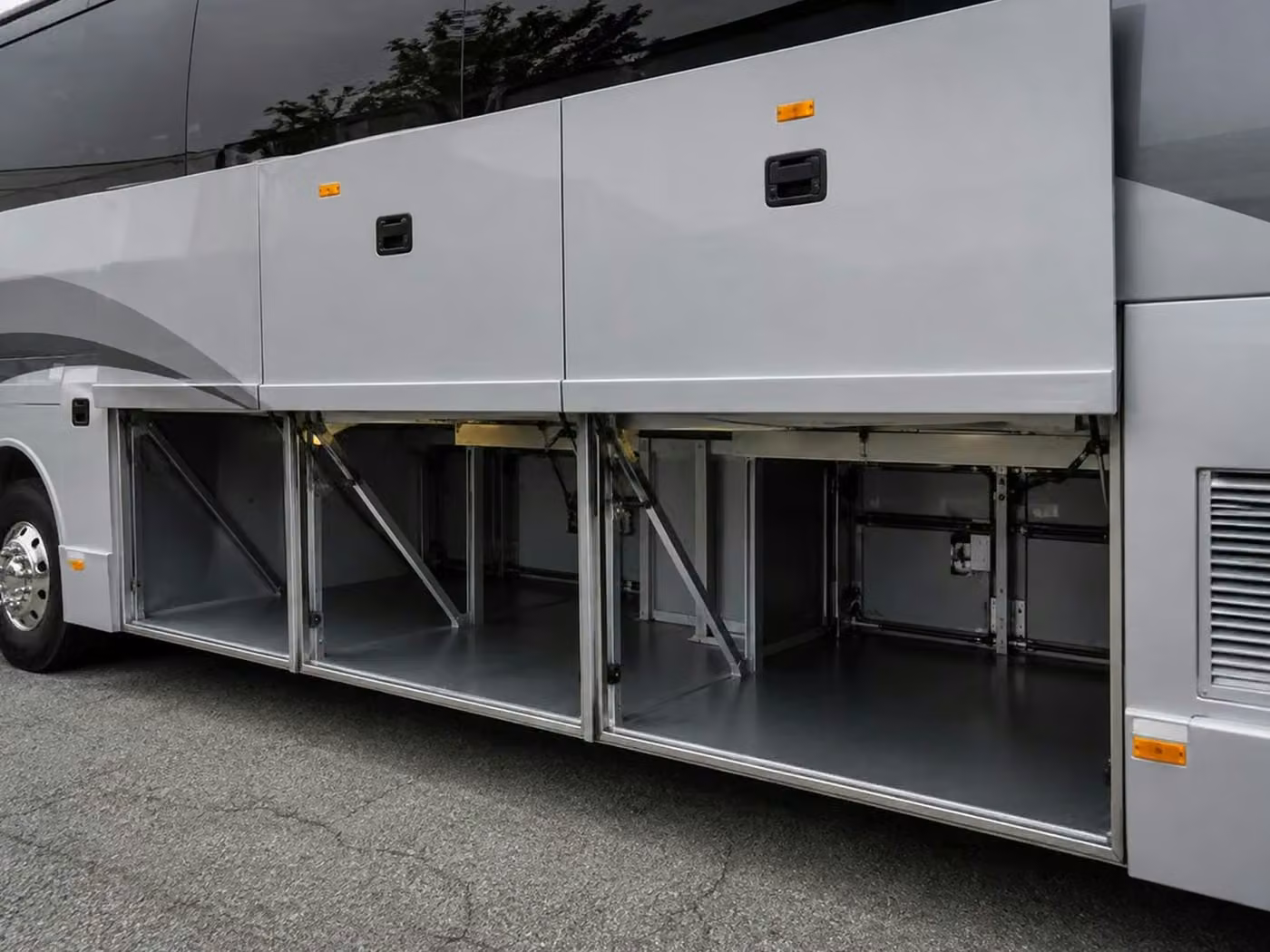 torrington 56 passenger charter bus luggage bays