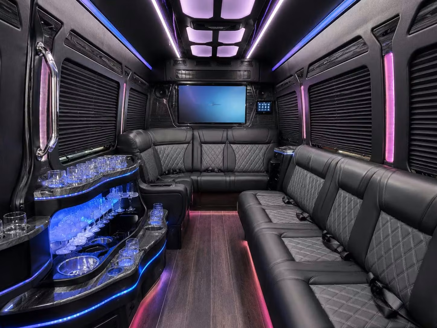 torrington arrange season long sports team bus service