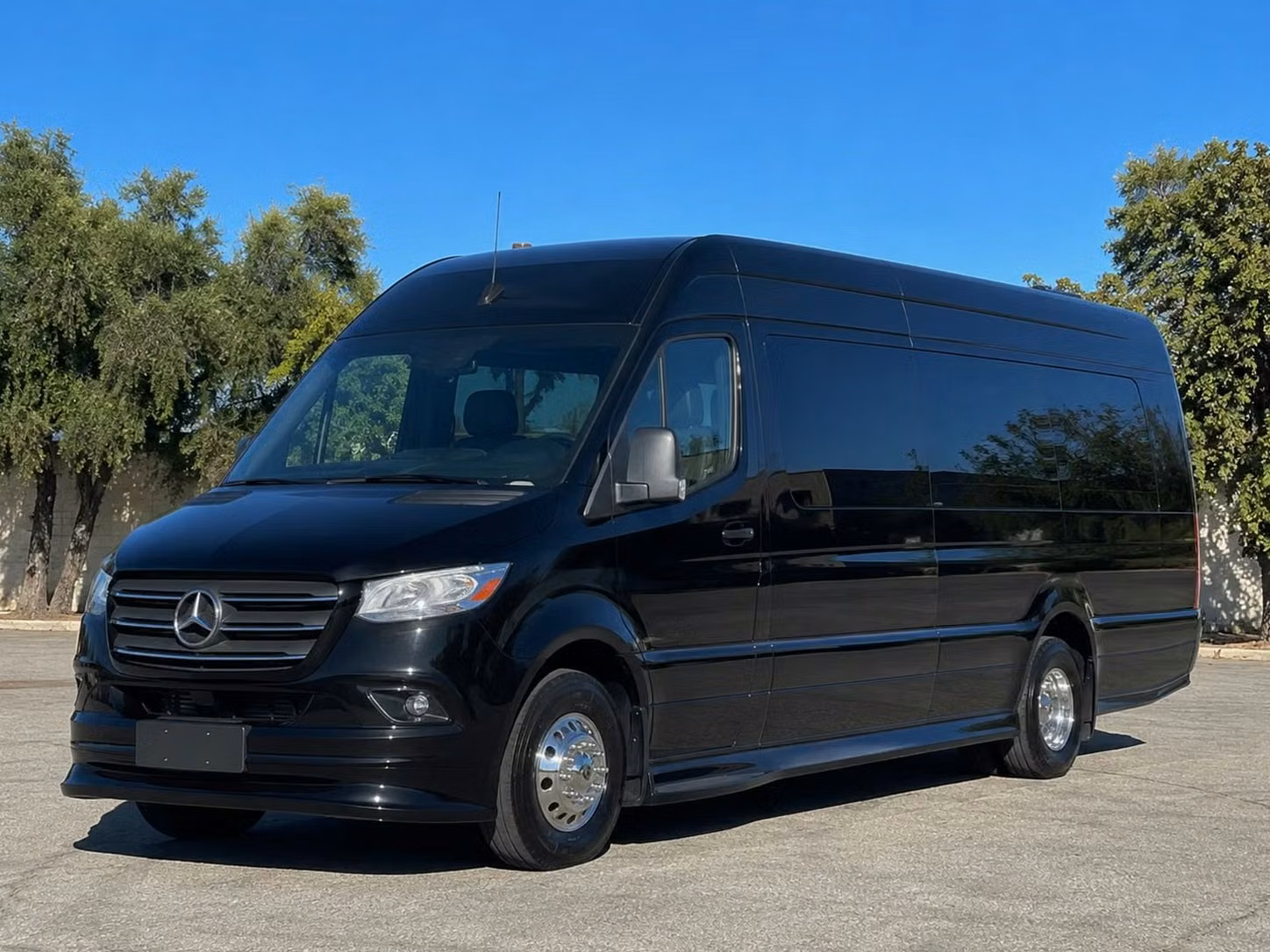 torrington charter buses minibuses party buses and sprinter vans in torrington